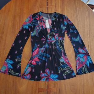 NWT Bisou Bisou Paisley Bell Sleeve V Neck XS